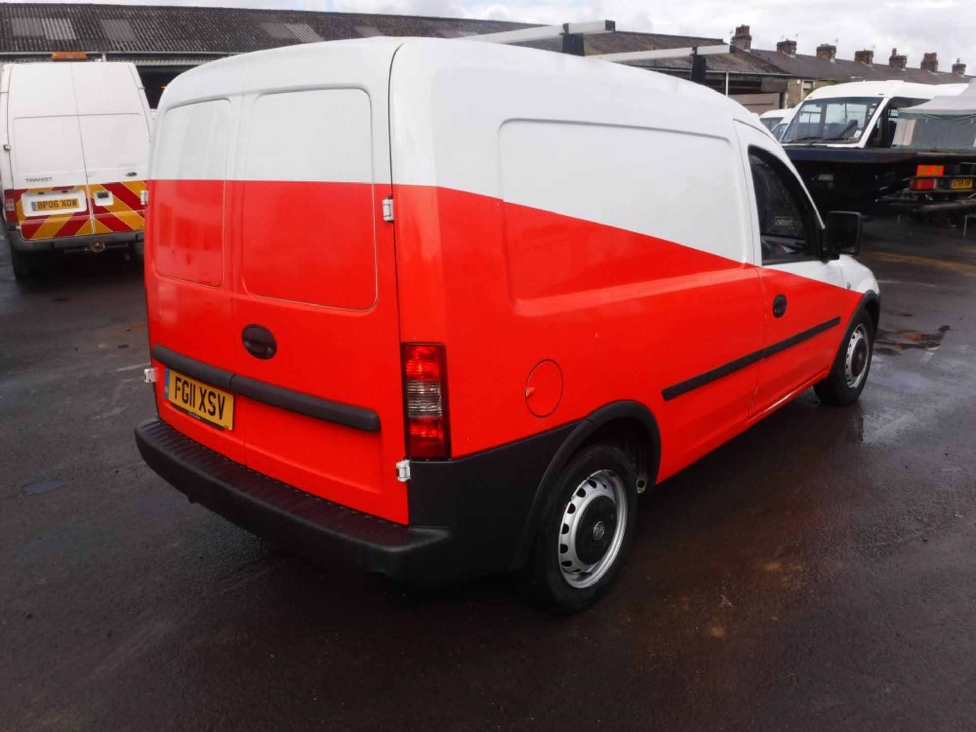 11 reg VAUXHALL COMBO 1700 ECOFLEX VAN, 1ST REG 08/11, TEST 05/16, 109679M WARRANTED, V5 HERE, 1 - Image 4 of 5