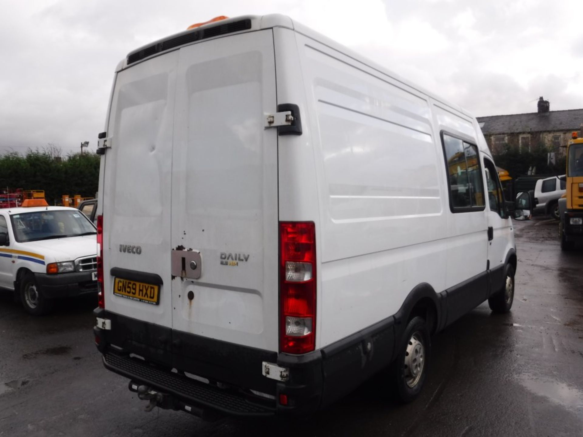 59 reg IVECO DAILY 35S12 MWB, 1ST REG 10/09, 145224M WARRANTED, V5 HERE, 1 OWNER FROM NEW [+ VAT] - Image 4 of 6