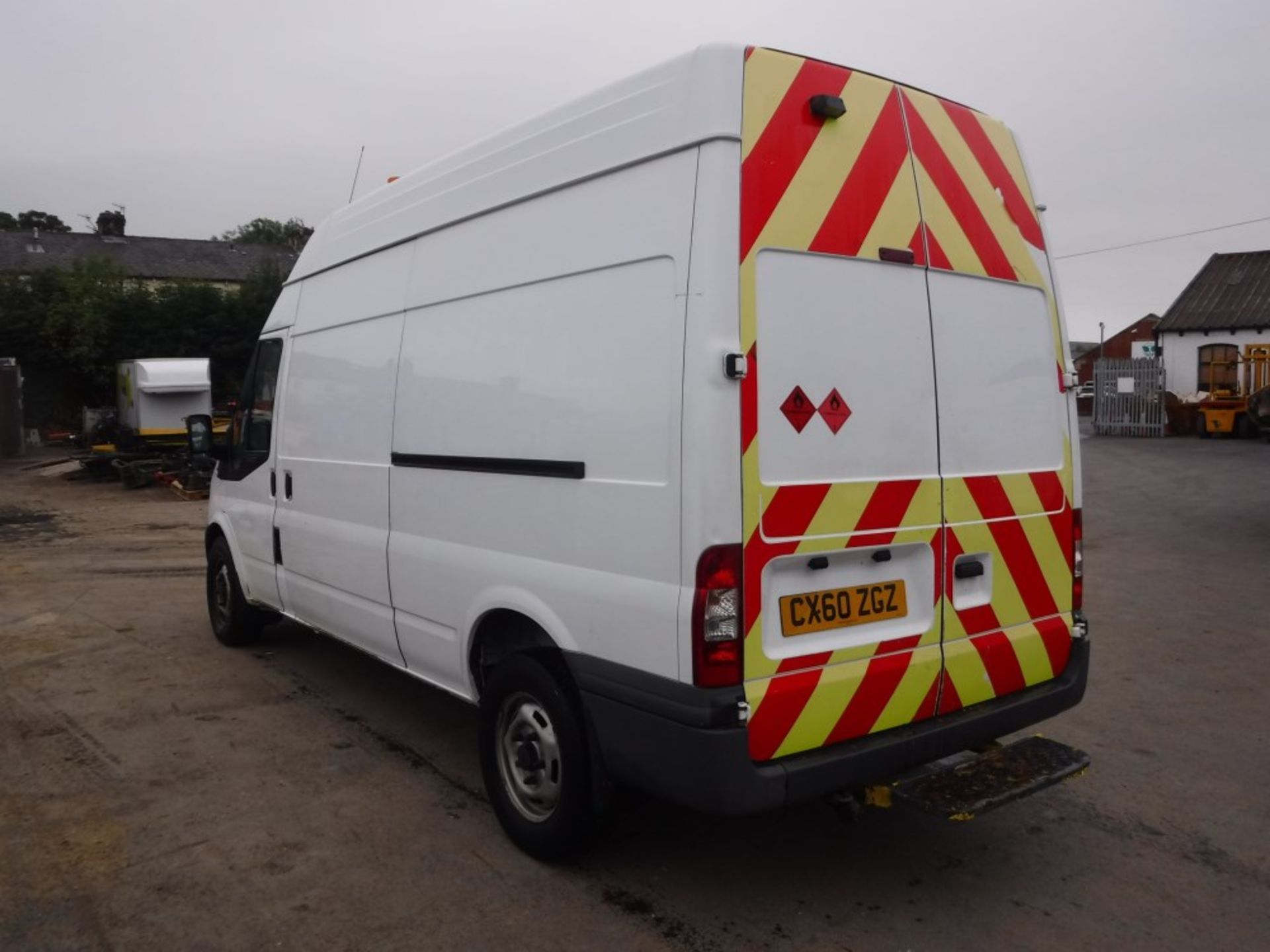 60 reg FORD TRANSIT 115 T350L FWD PANEL VAN, 1ST REG  11/10, 124296M WARRANTED, V5 HERE, 1 FORMER - Image 3 of 5