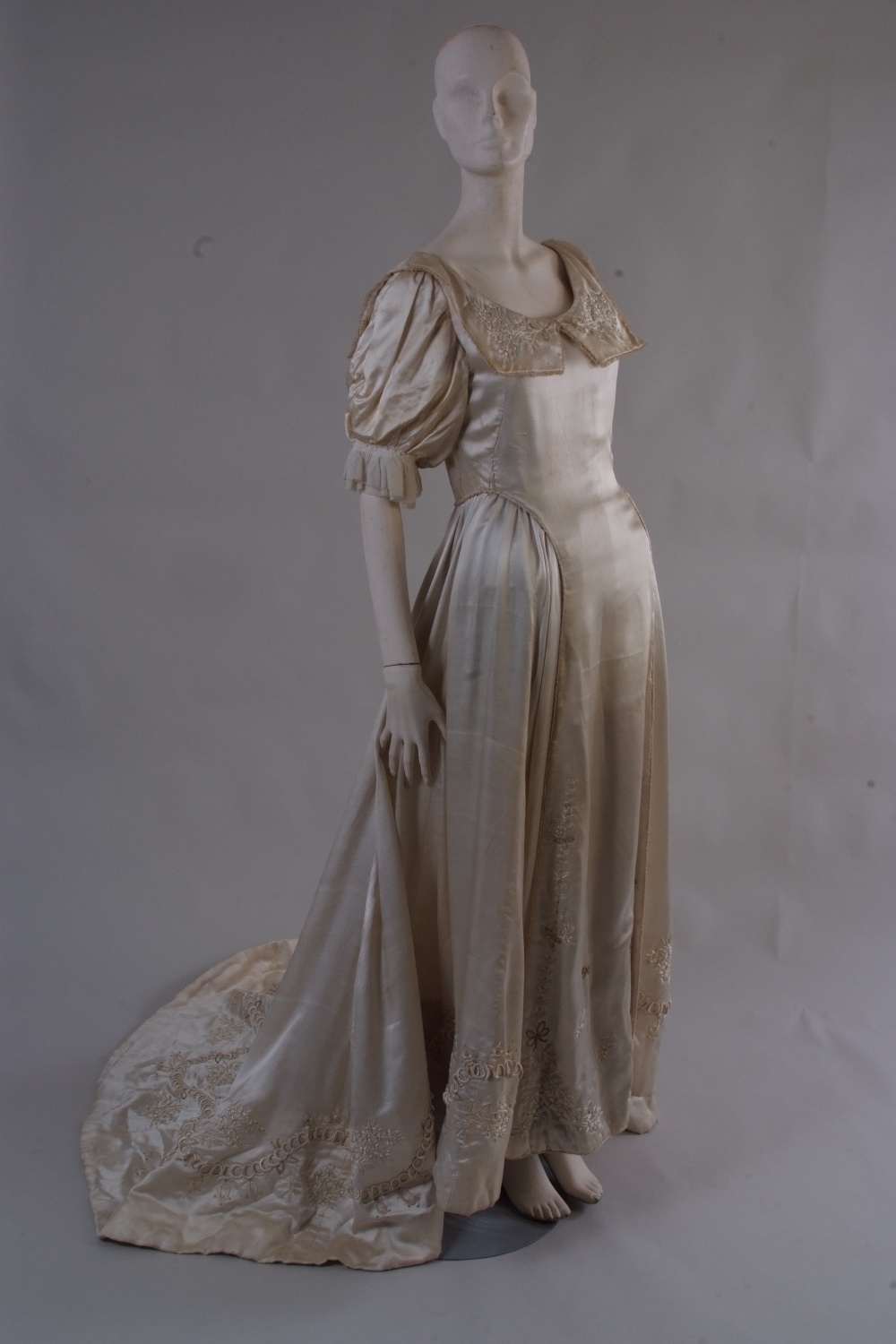 1903 Wedding Gown embroidered by the Roy - Image 7 of 10