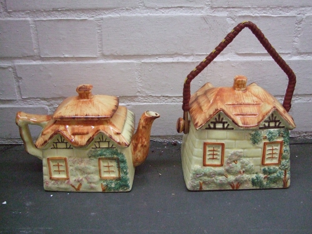 Two Paramont Pottery cottageware items t