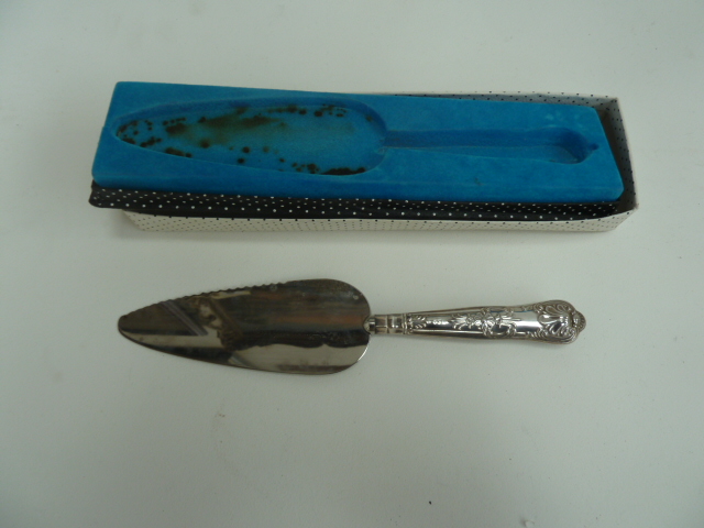A 20th century silver handled cake slice, - Image 3 of 3