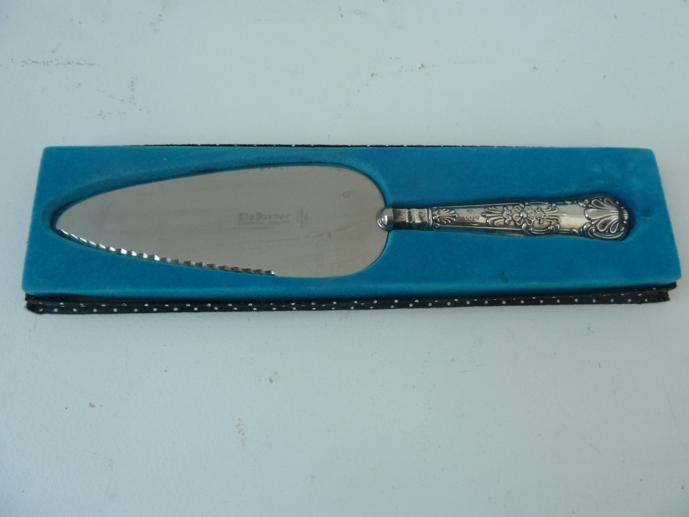 A 20th century silver handled cake slice,