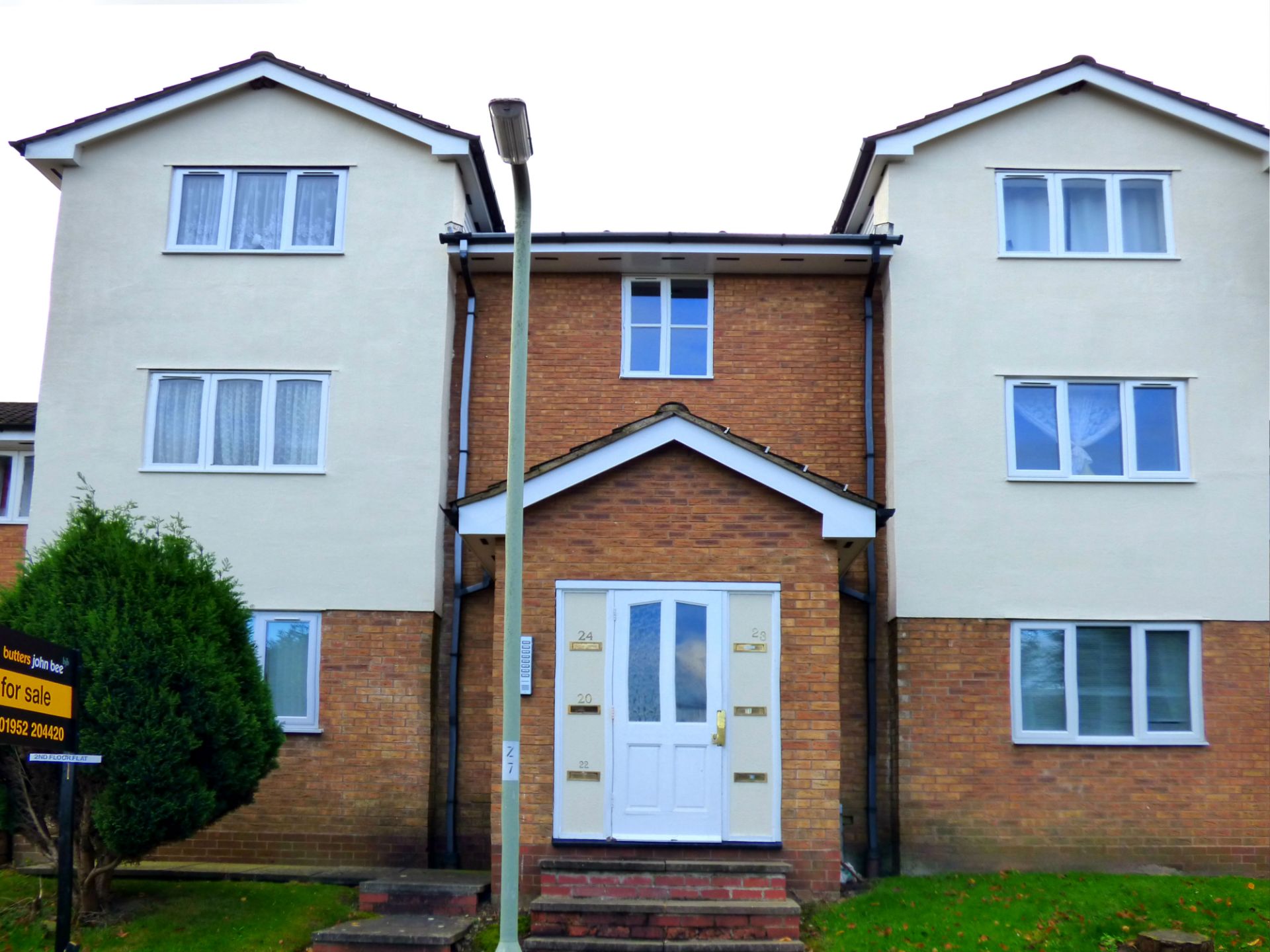 24 Charlecote Park, Newdale, Telford, Shropshire, TF3 5HB
Second floor flat
Two bedrooms
EPC - F