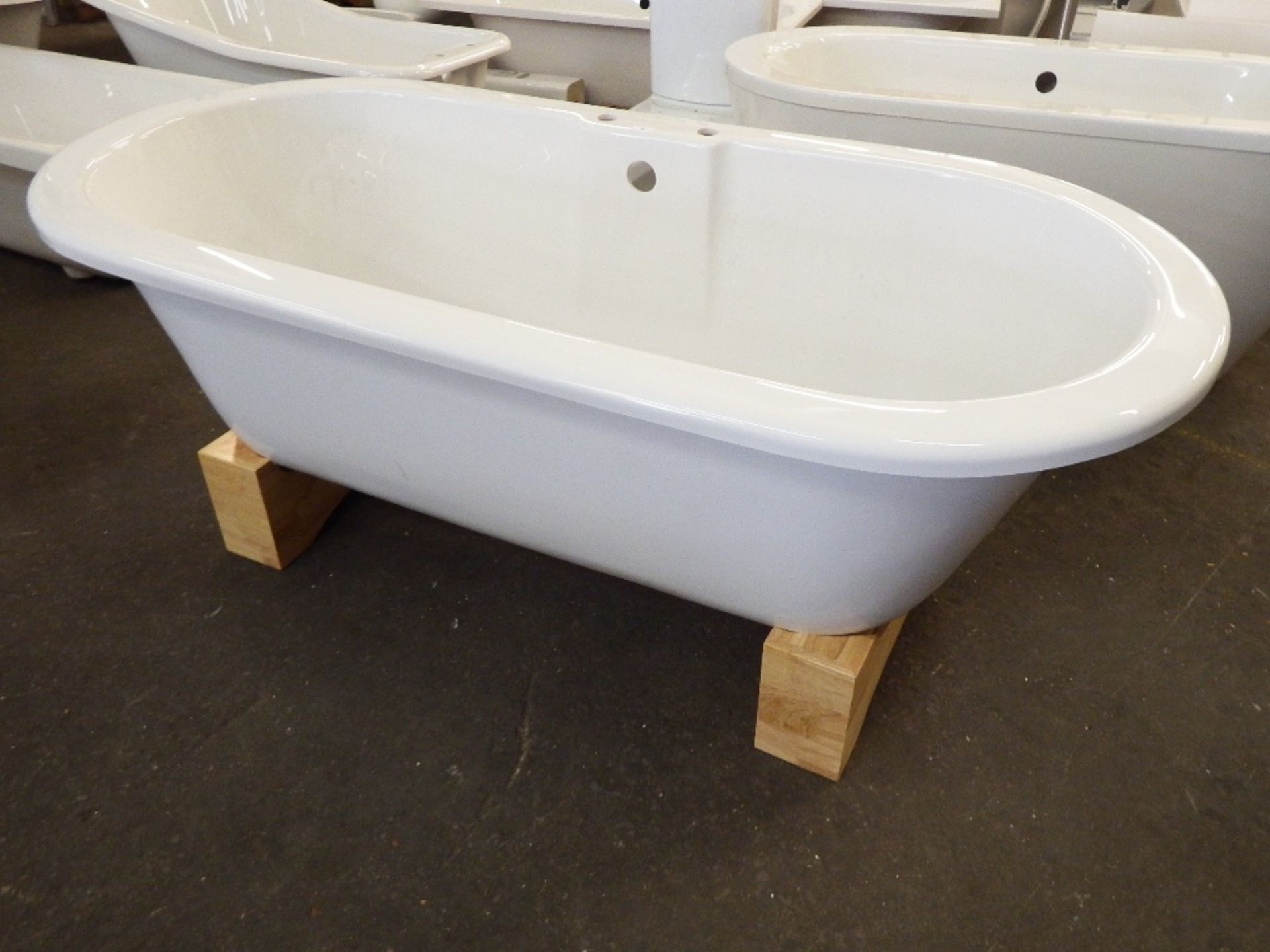 Traditional double ended roll top bath set on wooden cradles 1680x770 RRP: £1800