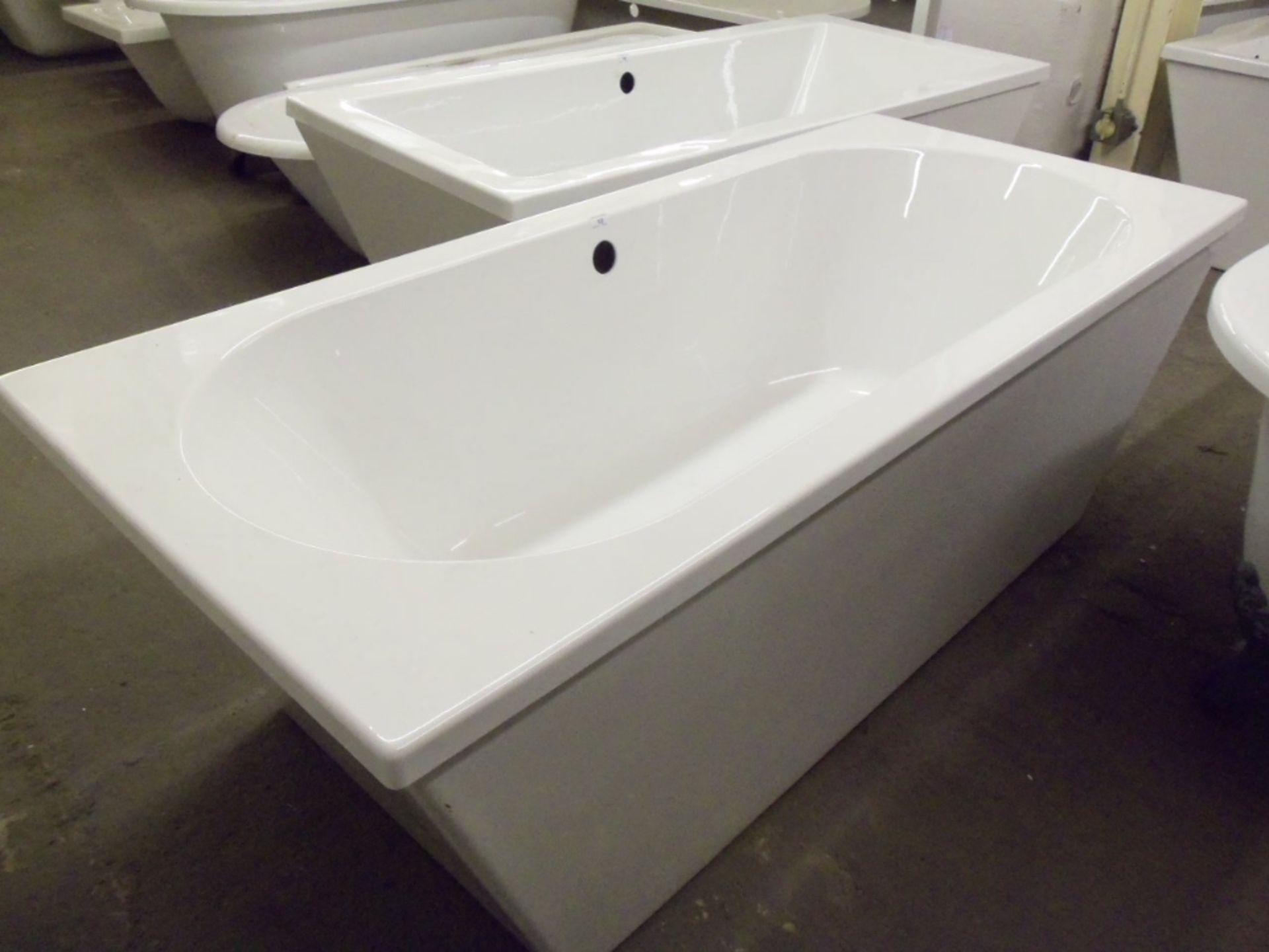 1700x750 Fully skirted double ended free standing bath RRP £1300