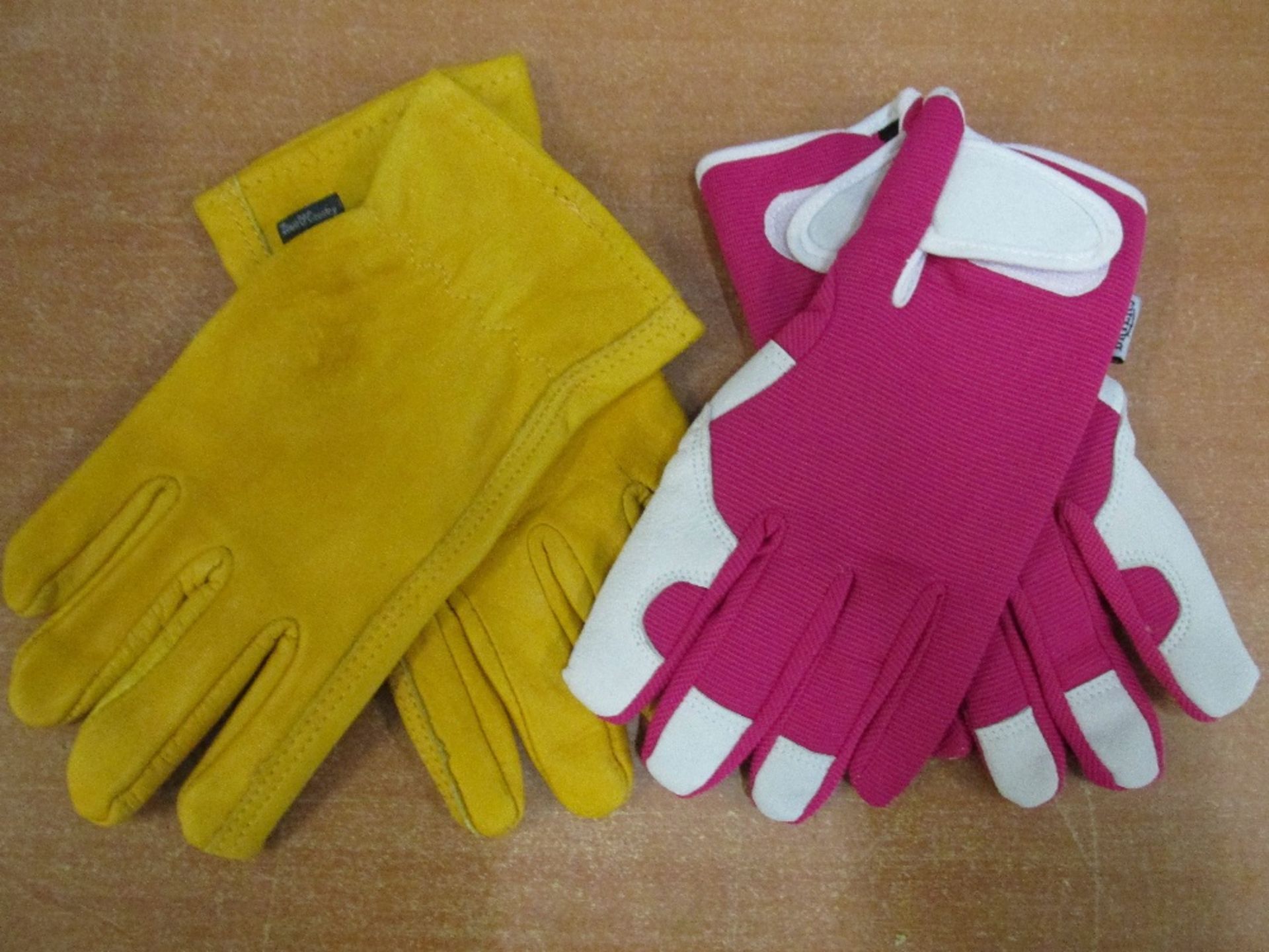 2 Pairs of Gardening Gloves ++