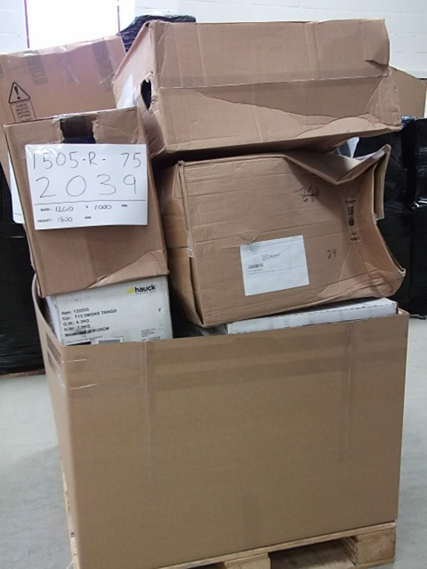 Pallet of Major Online Retailer Surplus Stock/Returns Containing Baby Products.  Please Click The