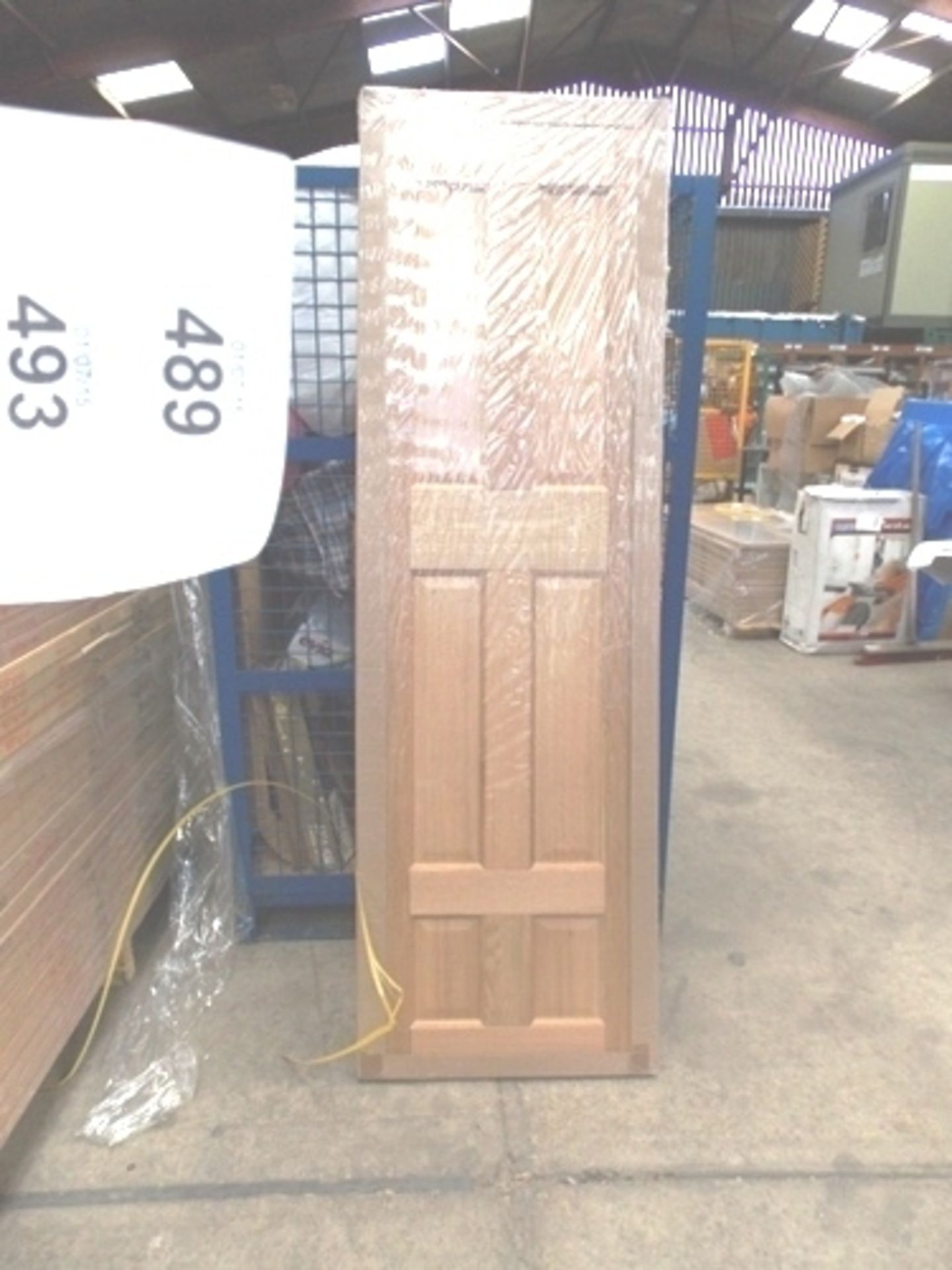 Seadec Sherwood oak interior door, size 1981 x 610 x 35mm. Solid timber core with MDF panels,