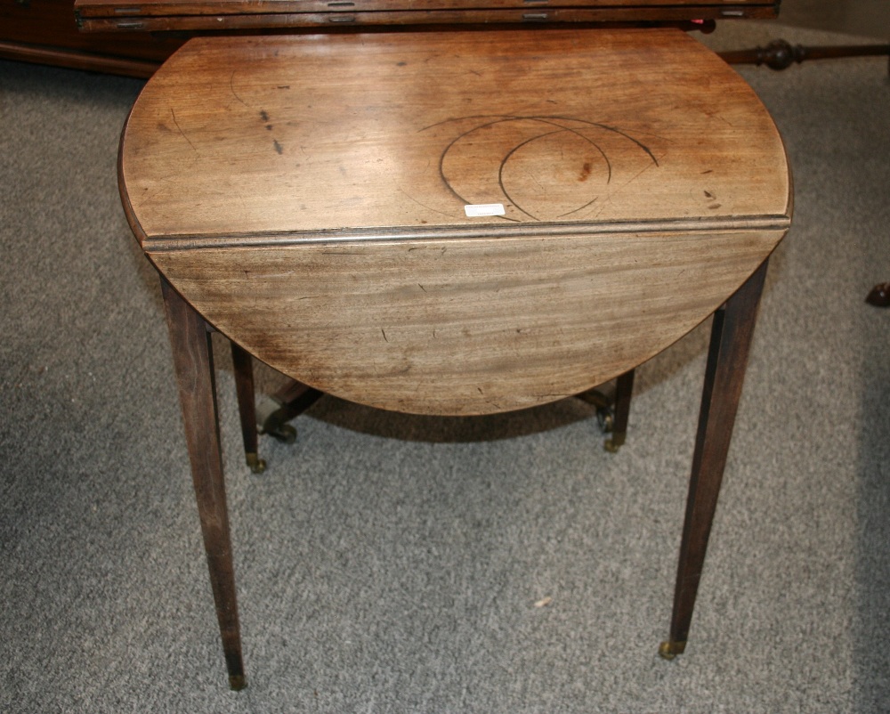 A Georgian mahogany Pembroke table, fitted single end drawer,