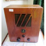 Defiant walnut cased valve radio receive