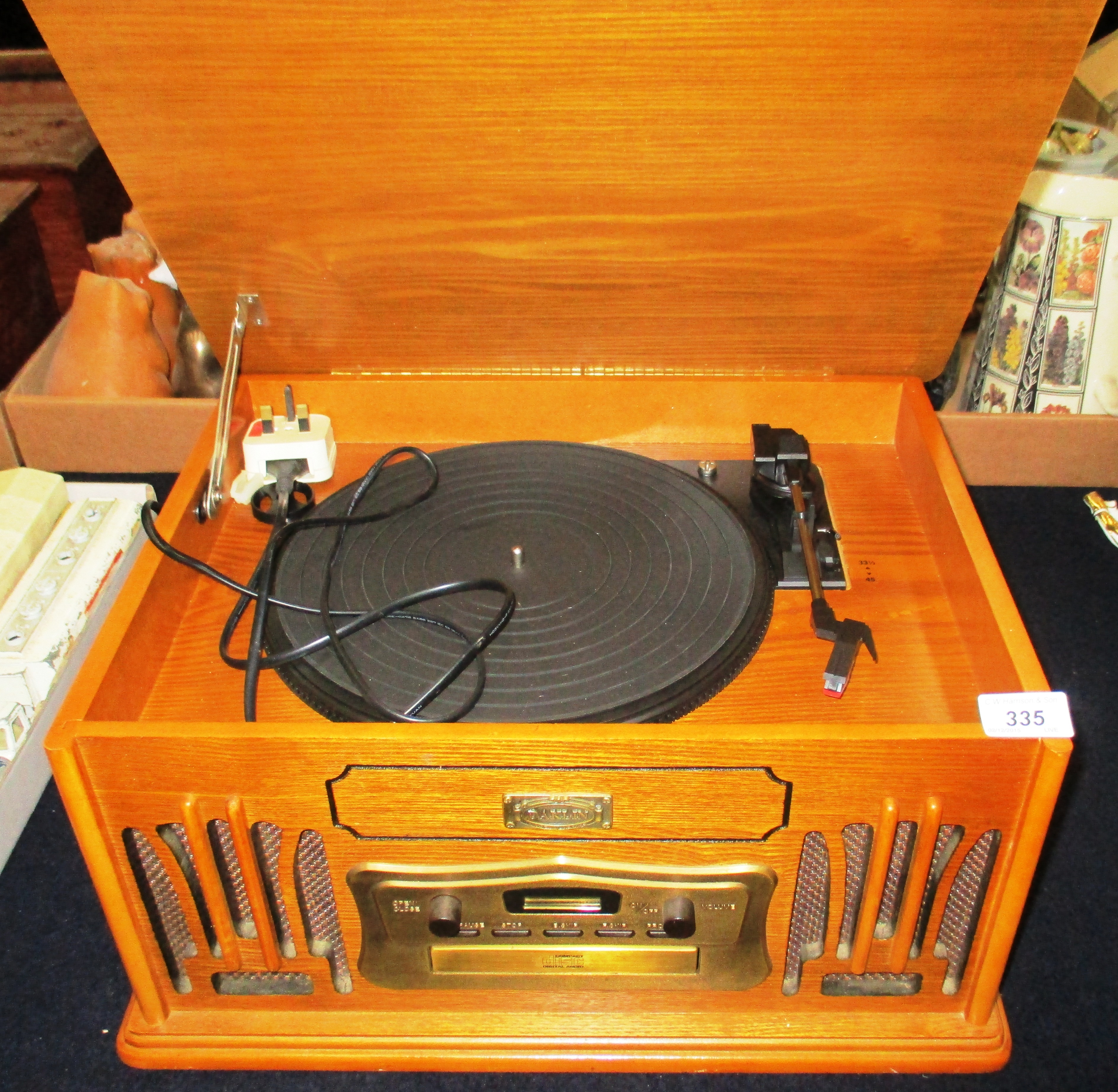 A Daklin Museum Series wood cased record player/C.D. player.