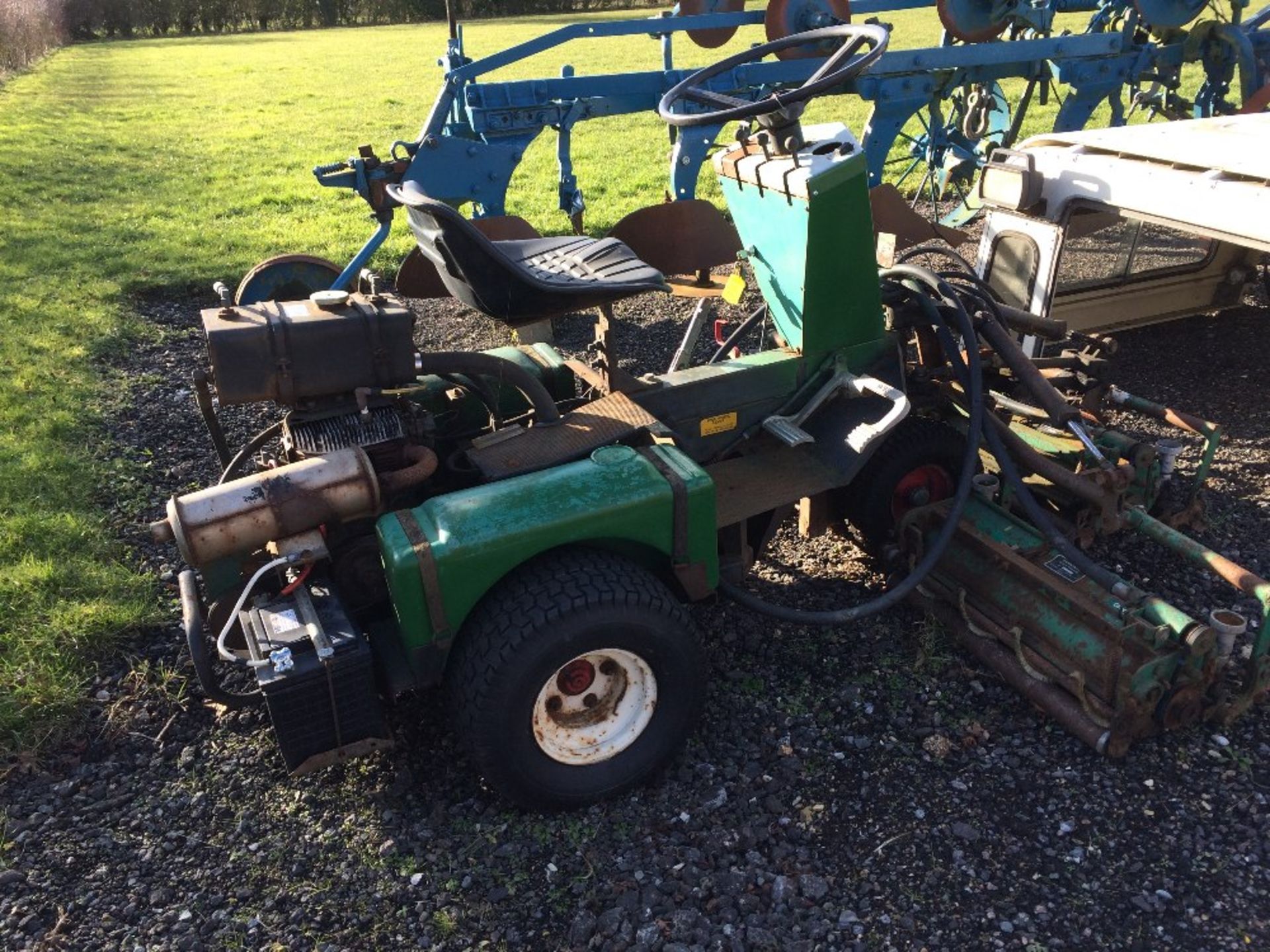 Vintage Ransomes lawnmower, requires res