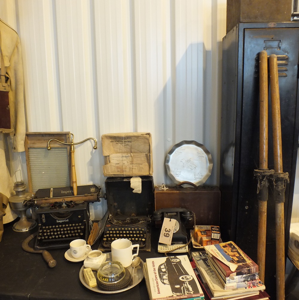 A large group of vintage items including