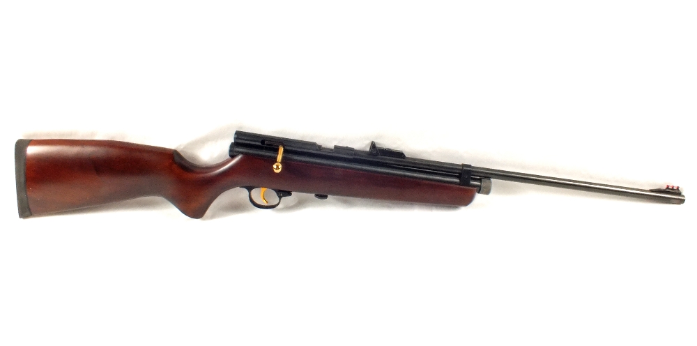 A SMK QB78 deluxe .22 air rifle, as new