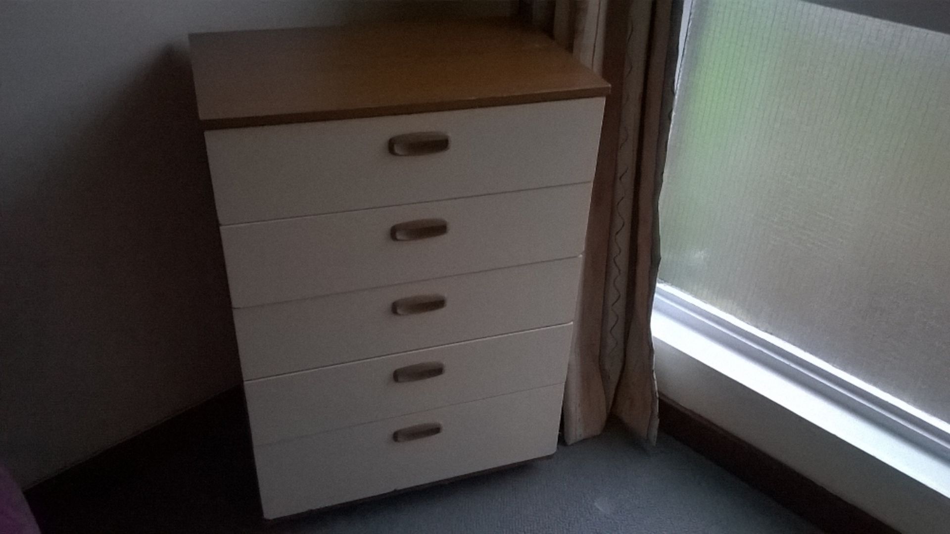 Miscellaneous chests of drawers, quantity 3