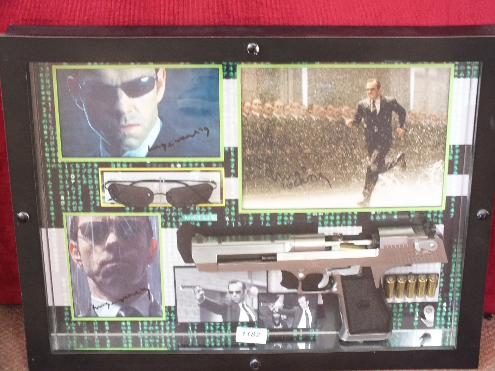 A presentation case dedicated to the "Matrix" Hugo Weaving (Agent Smith),