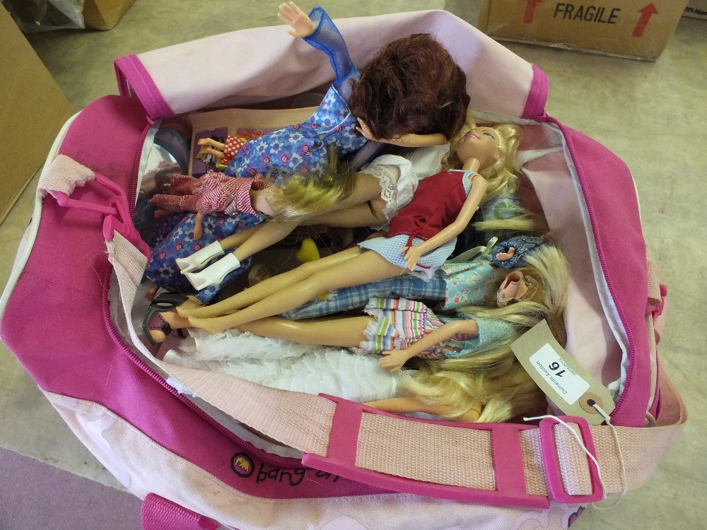 Various Sindy and other dolls and accessories