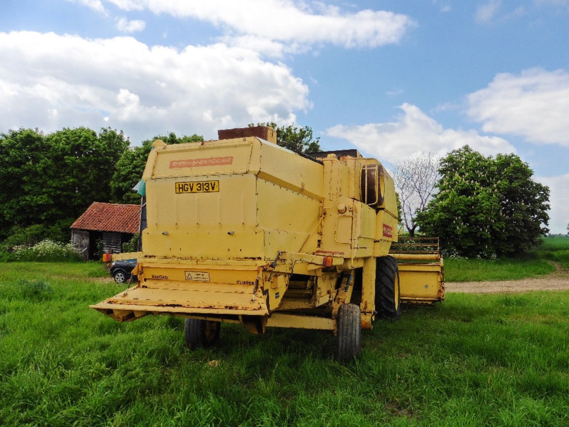 New Holland 8060 Combine Harvester, HGV 313V, 15ft header, straw chopper, - Image 2 of 12