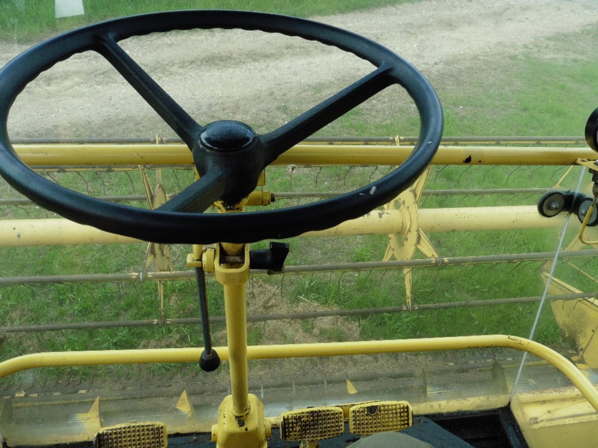 New Holland 8060 Combine Harvester, HGV 313V, 15ft header, straw chopper, - Image 7 of 12