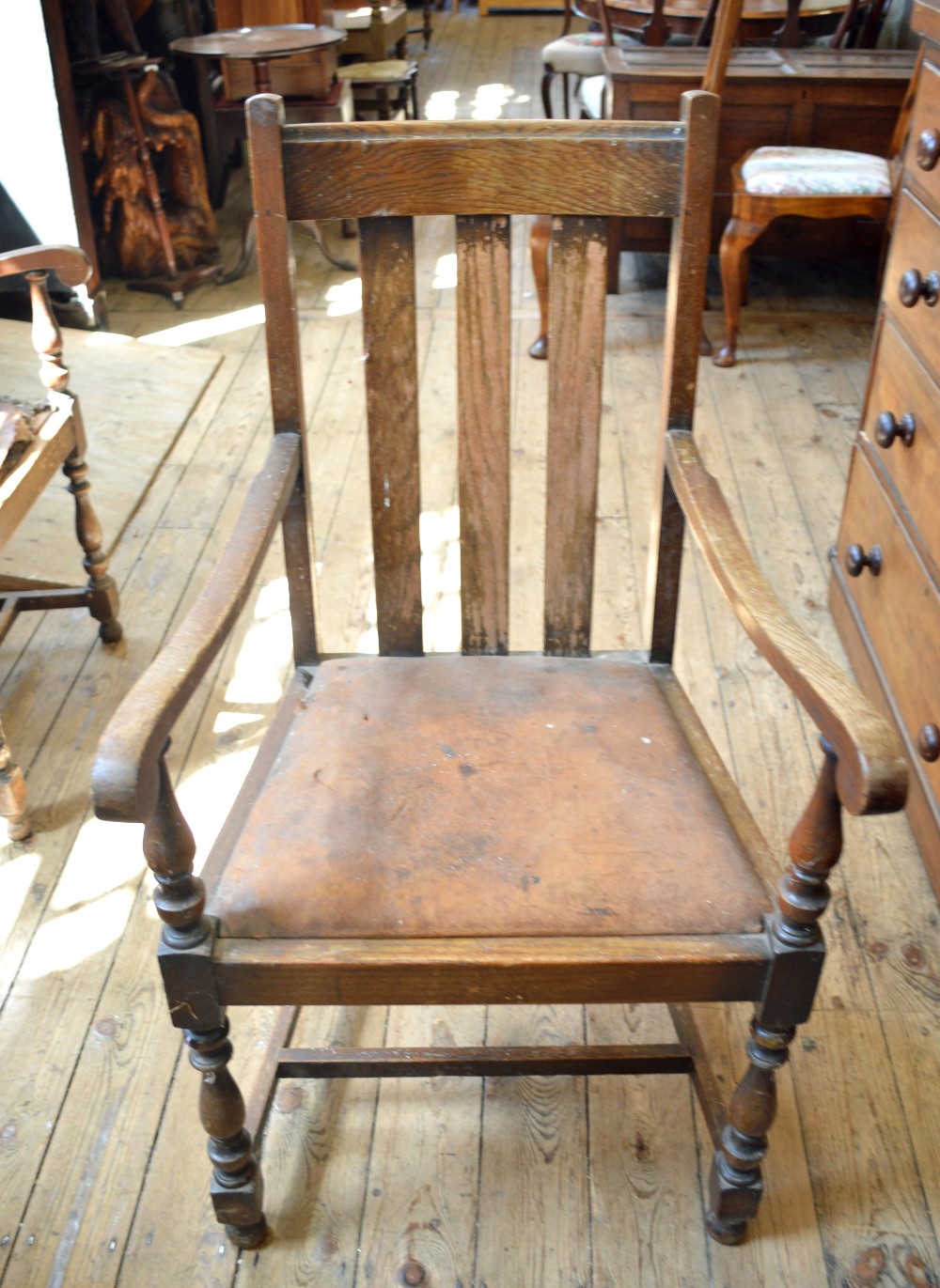 A leather armchair and a pair of Oak armchairs - Image 2 of 3