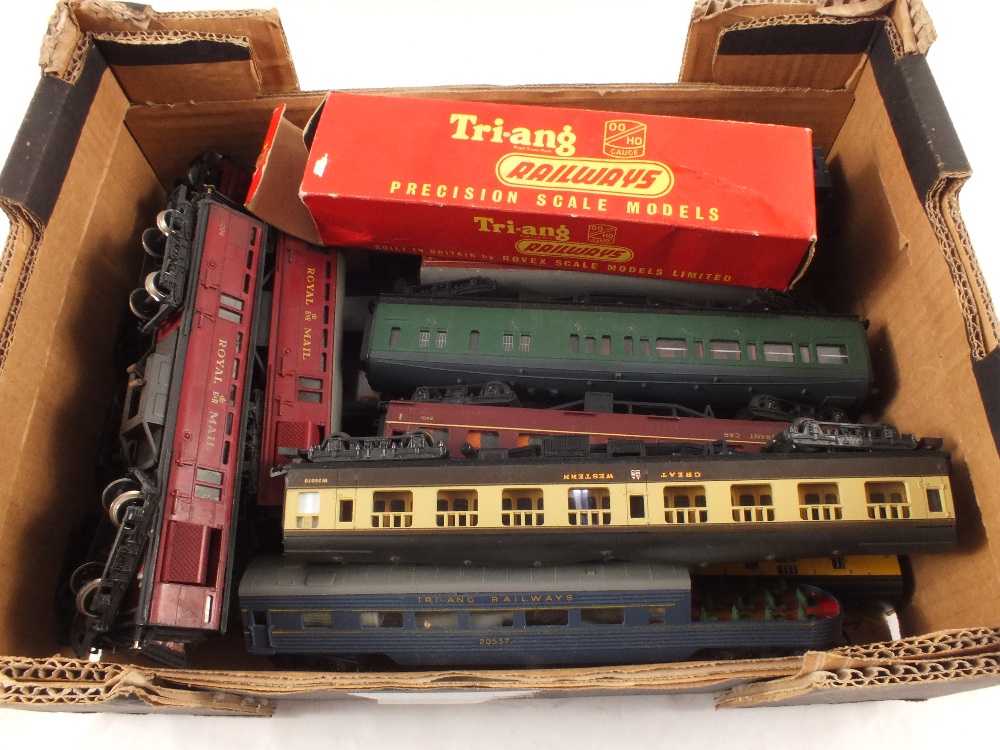 Various Triang Hornby coaches - Image 2 of 2