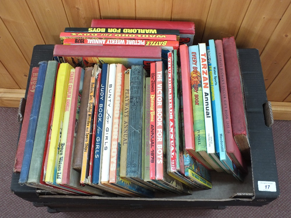 Various childrens annuals,