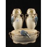 A pottery bird and leaf vase and bowl garniture