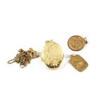 A collection of 8ct Gold jewellery to include locket,