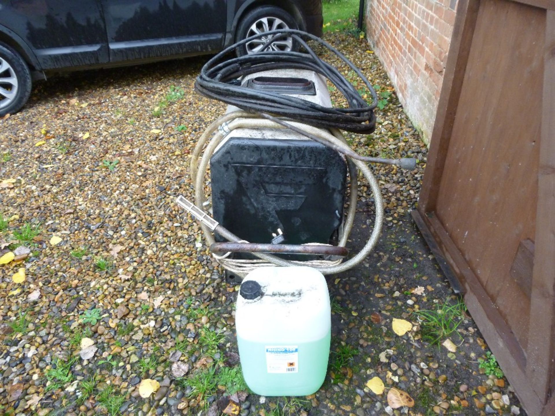 Franke steam cleaner, hot water. Advised working order. Single Phase

Stored near Bungay. - Image 2 of 3