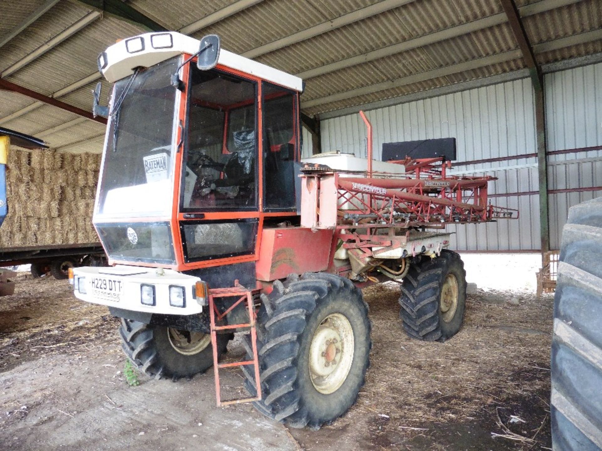 Bateman Contour Hi-Lo Sprayer, 24m booms, Deutz diesel engine, registration H229 DTT, - Image 3 of 13