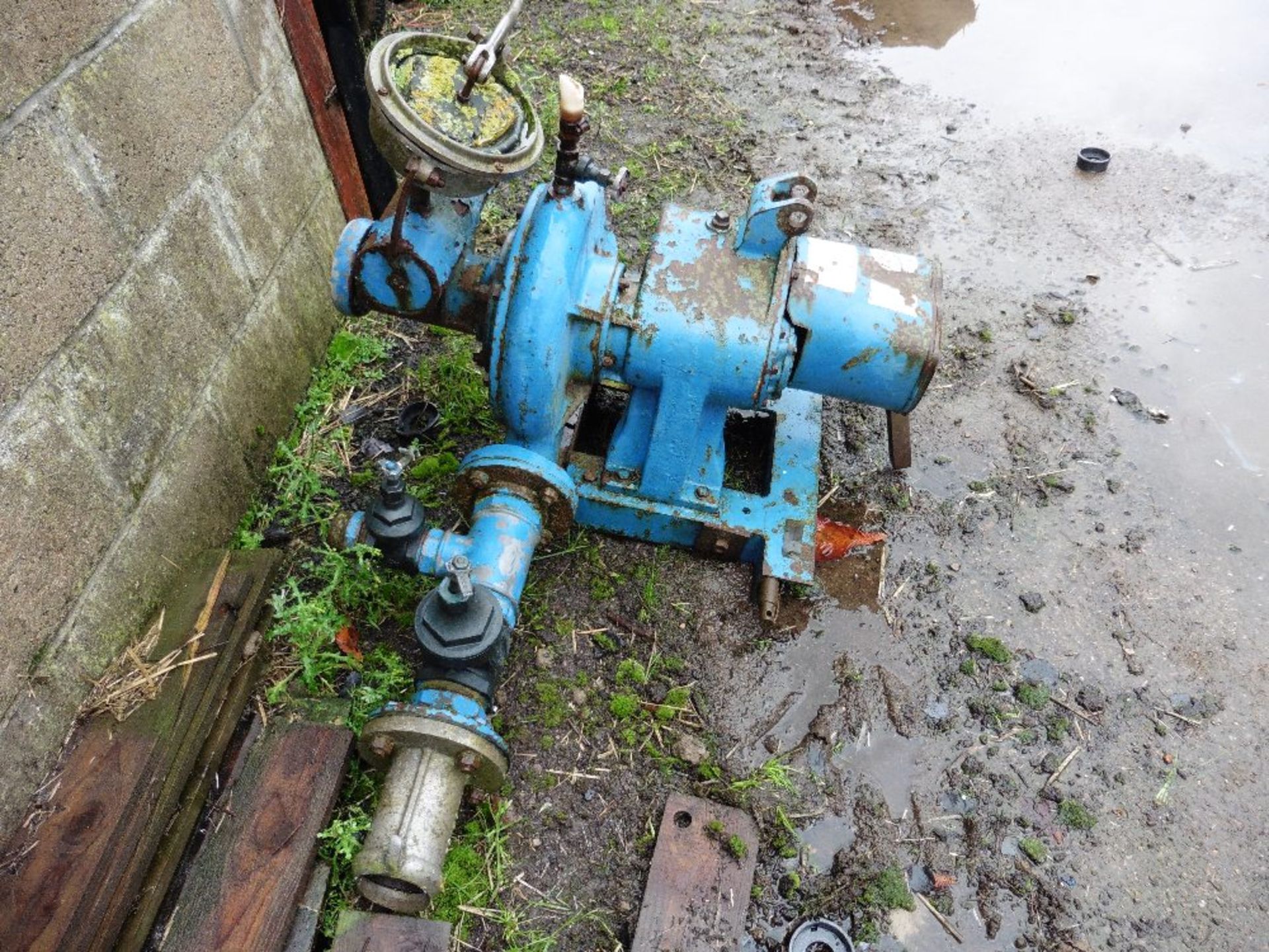 Farrow PTO driven irrigation pump. 3 inch outlet, 4 inch inlet. Shaft of pto missing. - Image 3 of 3
