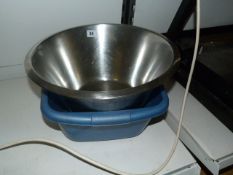 *2 Stainless Steel Bowls