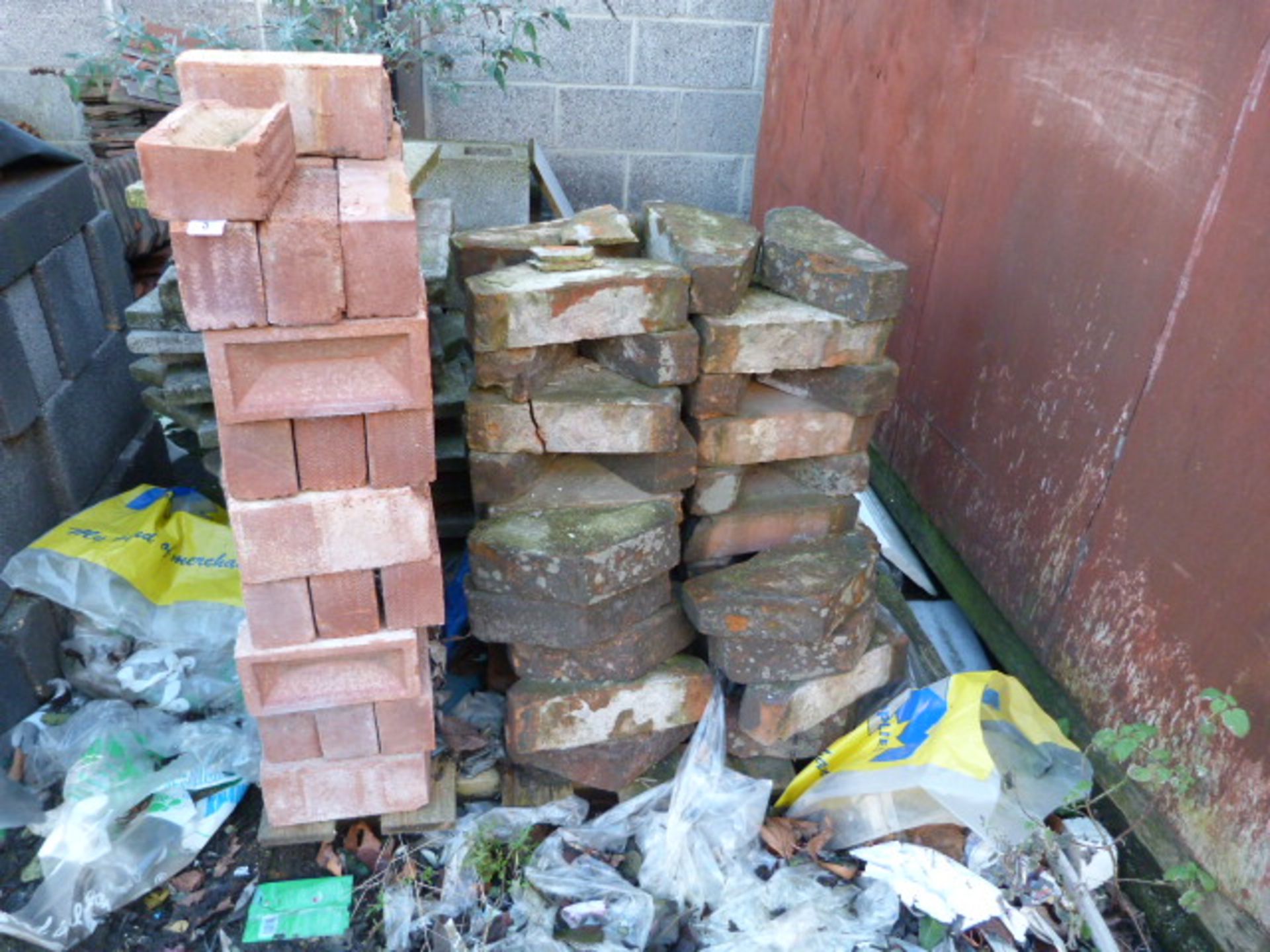 *Pallet of Antique Coping Bricks - Reclaimed Bricks & Paving Slabs etc