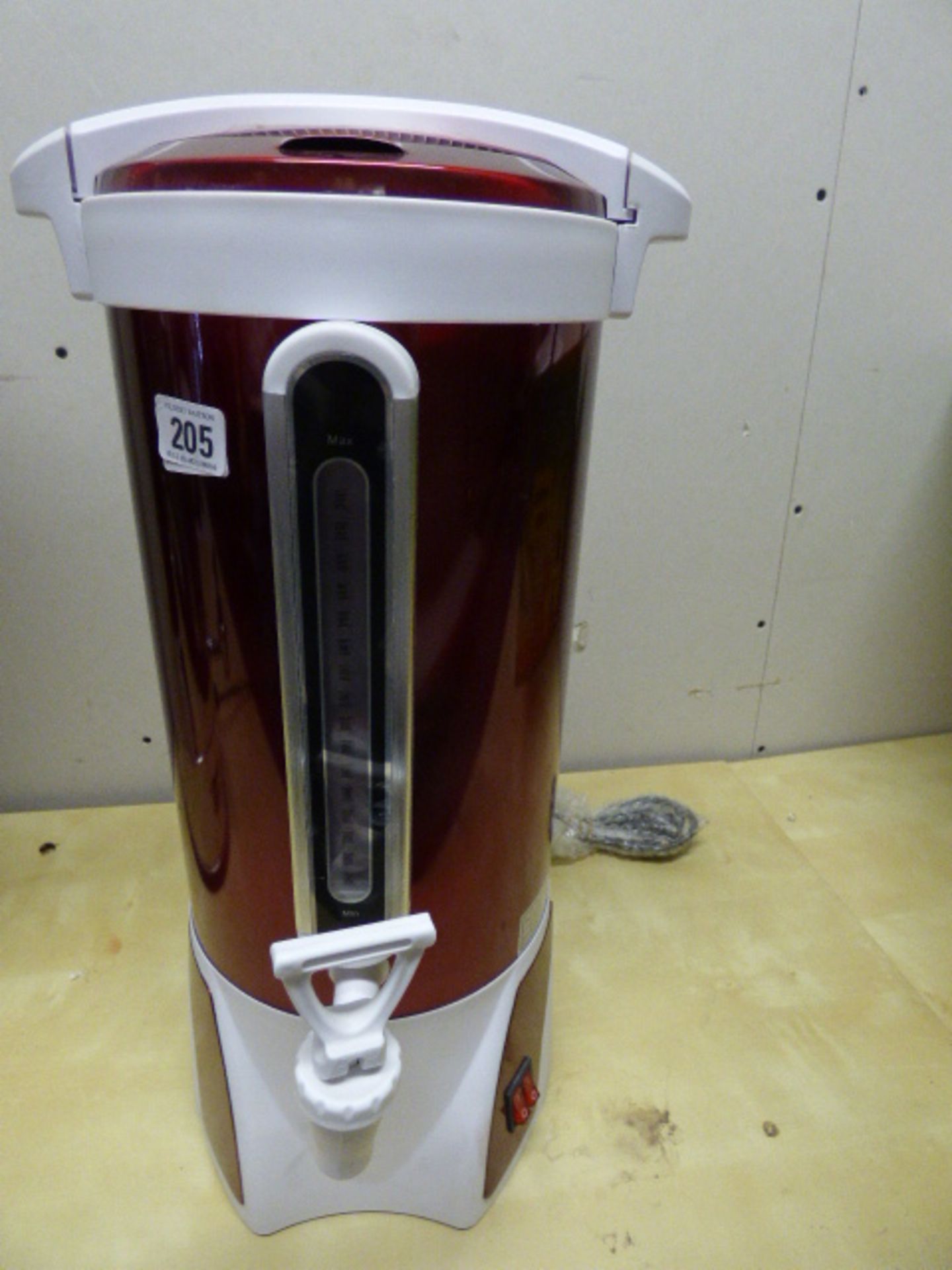 *Red & White Water Boiler Ref B11