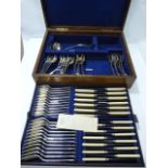 Oak Cased Set of Cutlery