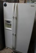 Samsung American Style Fridge Freezer with Water & Ice Dispensers in White Finish