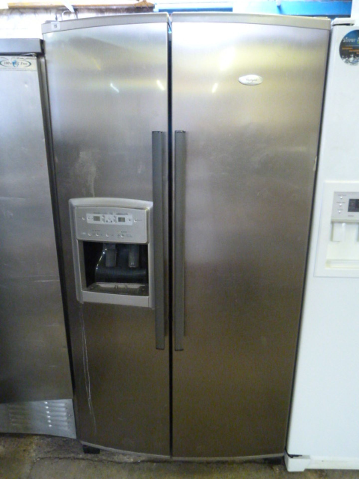 Philips Whirlpool American Style Fridge Freezer with Ice Maker & Water Dispenser in Silver Finish