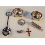 Various silver and jewellery, comprising a pair of Victorian silver salts, 2.5cm high, costume