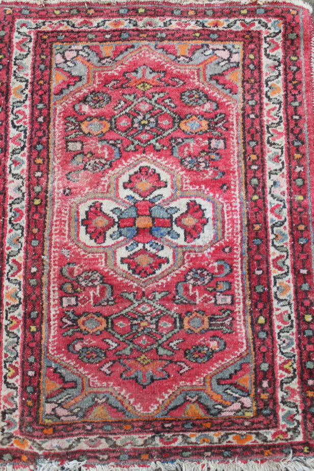 Various machine woven rugs, to include a rectangular example in geometric floral pattern in red, - Image 2 of 4