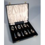 A cased set of six George V silver teaspoons, Old English pattern, with rat tail backs, Sheffield