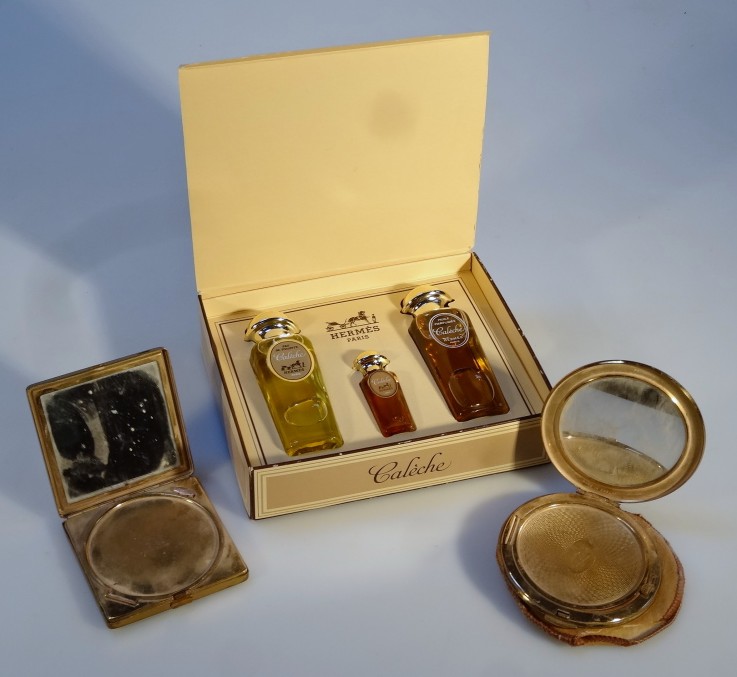 A boxed set of Hermes Caleche perfume, comprising three bottles, together with a powder compact with - Image 2 of 2