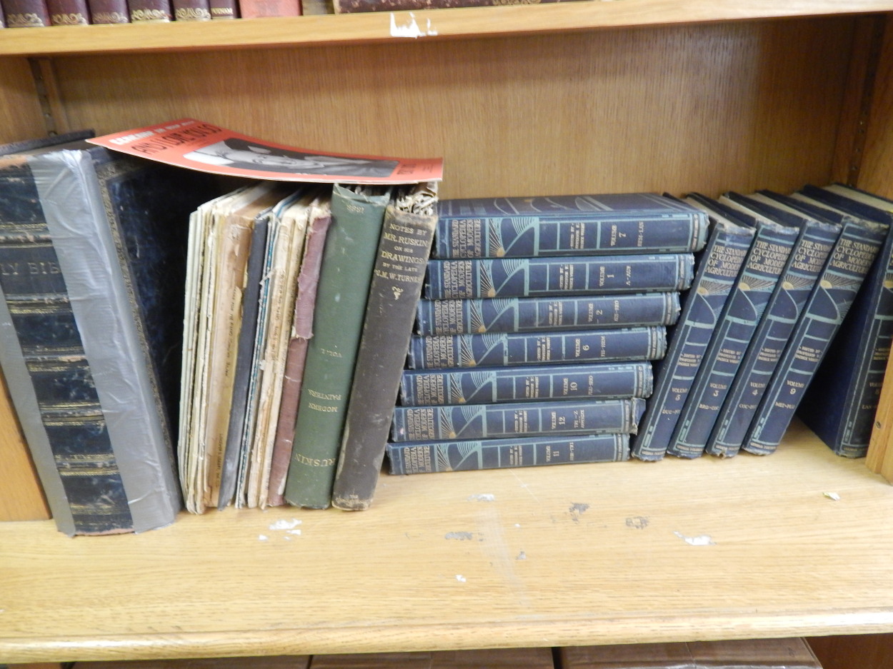 A quantity of general books, to include The Marine Chronometer by Gould, six volumes of In Darkest - Image 4 of 4