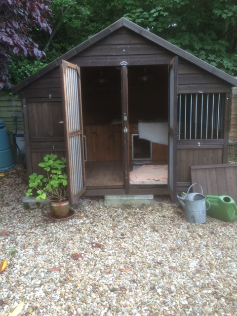 A wooden dog kennel, with separate compartments for two dogs, fitted with interior lights, 200cm - Image 3 of 4