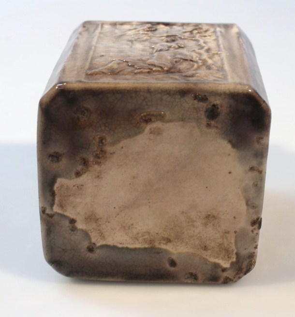 An 18thC Staffordshire Whieldon type tortoiseshell pottery tea caddy, the square body with a moulded - Image 4 of 4
