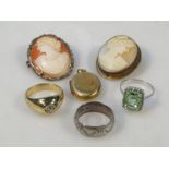 Various jewellery, to include a solitaire dress ring, yellow metal size P, a locket marked 9ct,