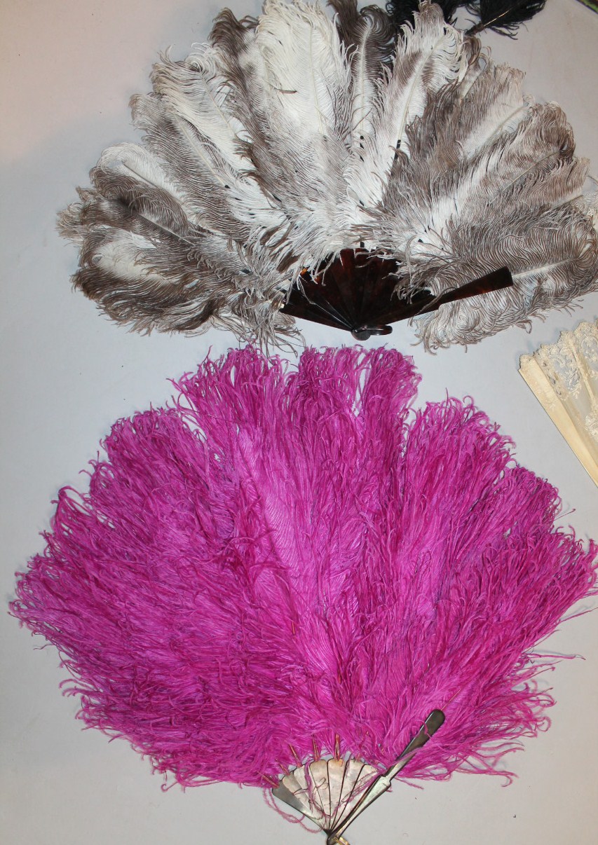 Various ladies haberdashery and evening wear, to include a quantity of fans, a feather fan, 47cm - Image 6 of 6