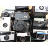 Various cameras, to include boxed camera, 11cm high, Kodak Instamatic 15, various others, etc. (a