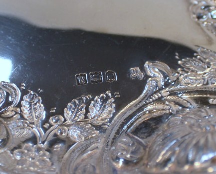 A Victorian silver bon bon basket, by Charles Stuart Harris, the lozenge shaped body repoussé - Image 3 of 3