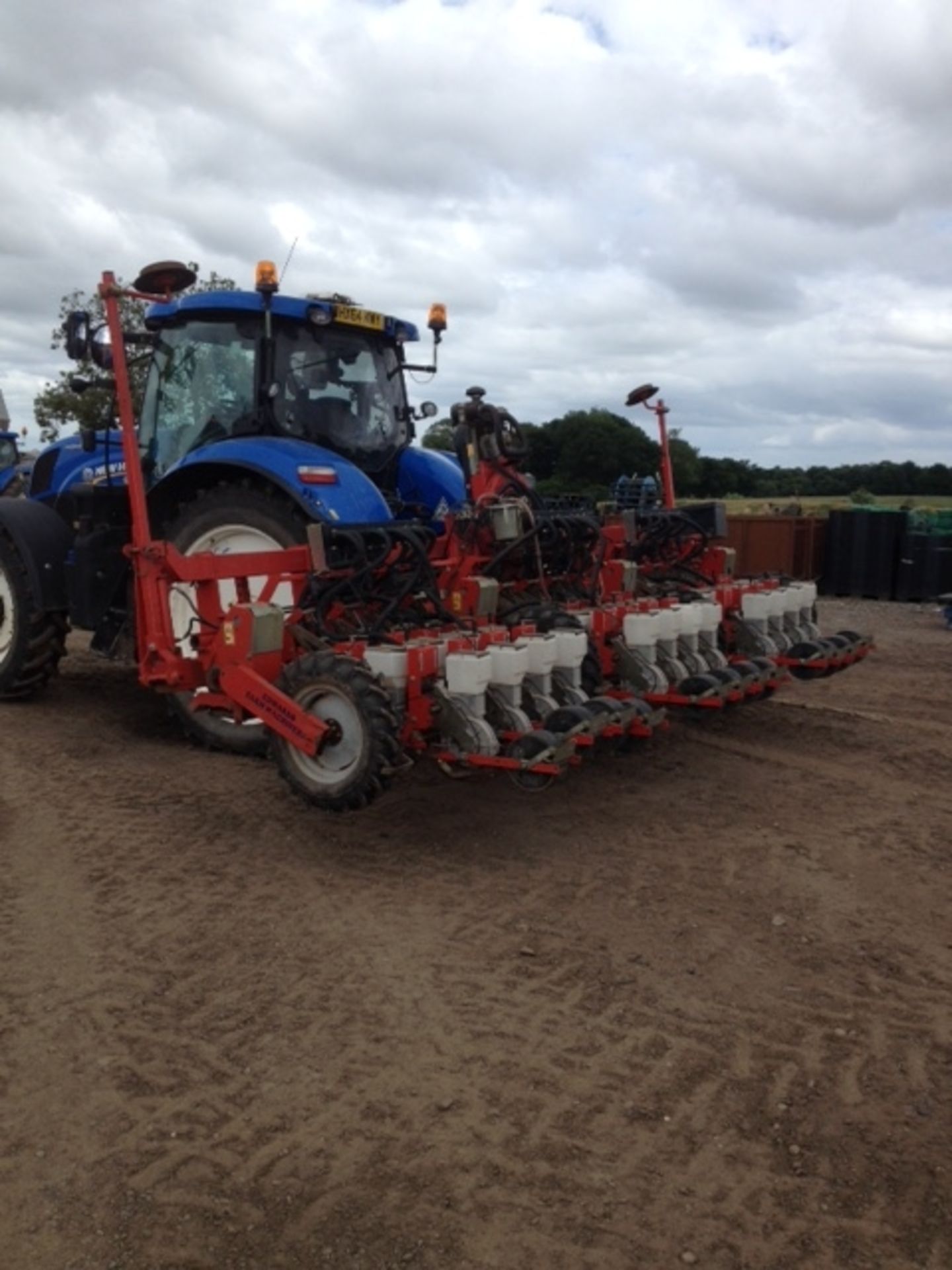 AGRICOLA TRIPLE BED FIXED PRECISION AIR DRILL (2005)MODEL SNT 2290 24 SOWING UNITS ALL TOGETHER, 4